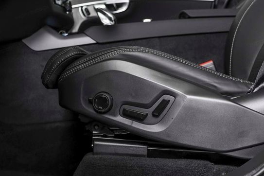 Volvo XC90 T8 AWD Plug-In Hybrid Ultra Dark