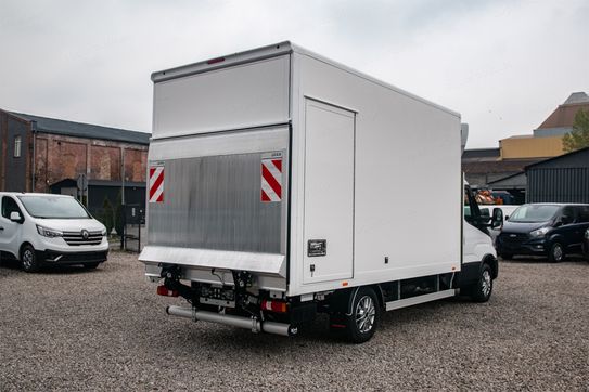 Iveco Daily 35S18 Kontener 8EP + Winda