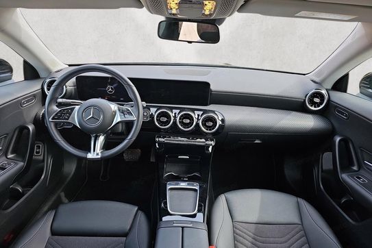 Mercedes CLA 200 mHEV 7G-DCT