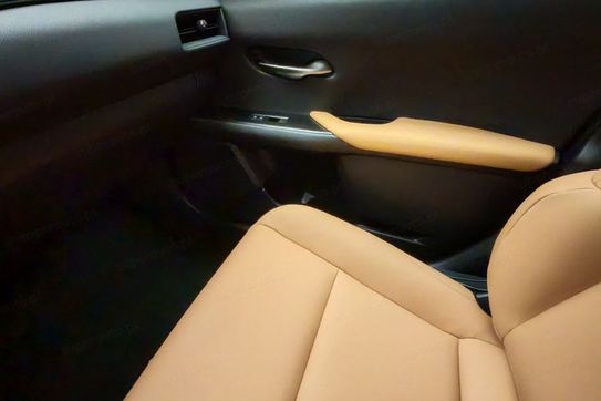 Lexus UX 300h F Sport 2.0 Hybrid Dynamic Force