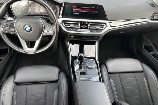 BMW Seria 3 320i Sport Line aut