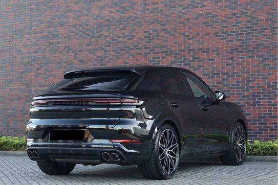 Porsche Cayenne Coupe E-Hybrid Black Edition