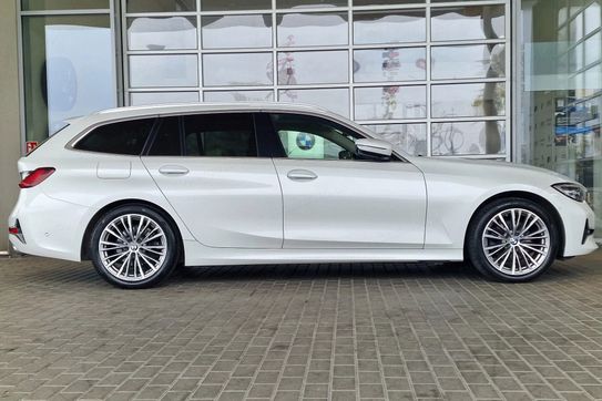 BMW Seria 3 320d xDrive Luxury Line aut