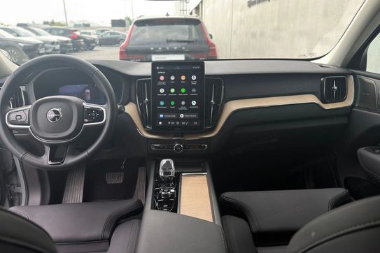 Volvo XC60 B5 B AWD Plus Dark aut