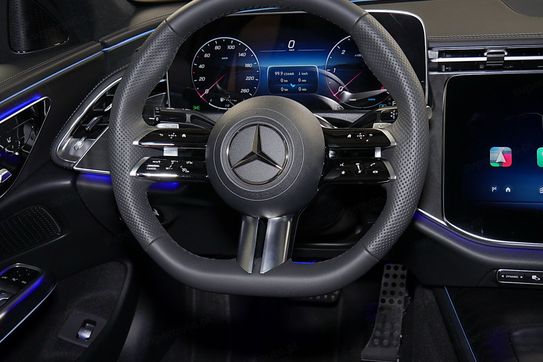 Mercedes E Klasa 220 d 4-Matic AMG