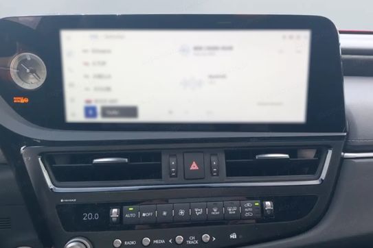 Lexus ES 300h Omotenashi