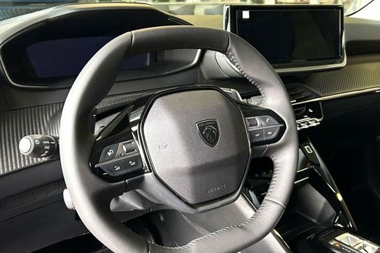 Peugeot 208 Allure e-DCS6  1.2 mHEV