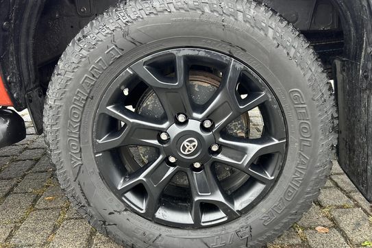 Toyota HiLux Hilux 2.8 D-4D Double Cab Invincible 4x4 aut