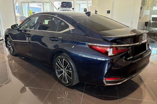 Lexus ES 300h Business Edition 2.5 E-CVT