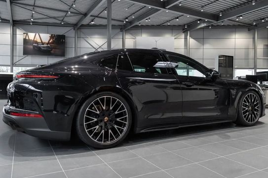 Porsche Panamera 4 E-Hybrid