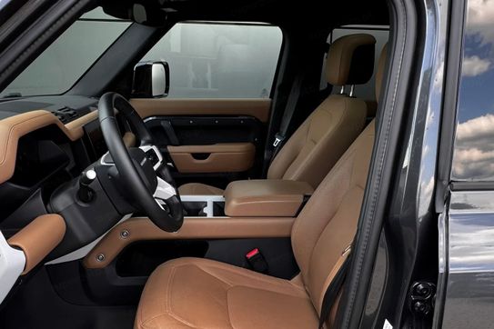 Land Rover Defender 110 D250 X-Dynamic AWD HSE