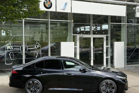 BMW Seria 5 530e xDrive M Sport