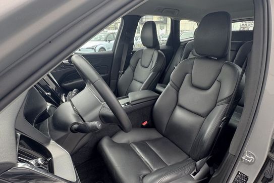Volvo XC60 B4 B Plus Dark aut