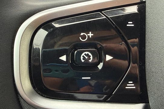 Volvo V60 T6 AWD Plug-In Hybrid Plus Dark