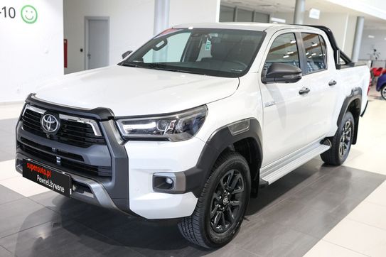 Toyota HiLux Double Cab Invincible 4x4 AT