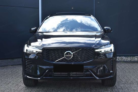 Volvo XC60 B5 AWD Ultra Dark