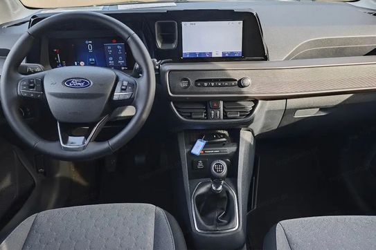 Ford Tourneo Courier Titanium