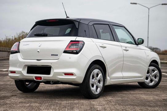 Suzuki Swift Premium Plus 1.2 Dualjet SHVS