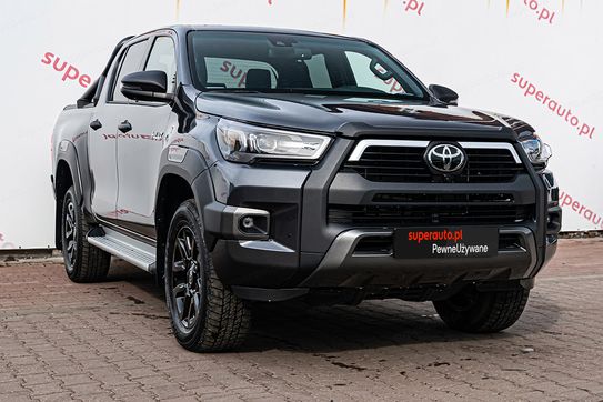 Toyota HiLux Double Cab Invincible 4x4  AT