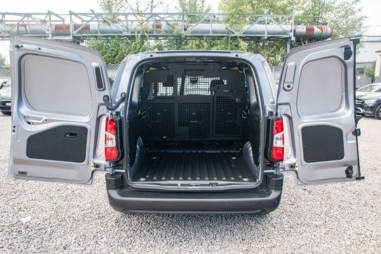 Fiat Doblo Cargo/Van Zabudowa Brygadowa AT8