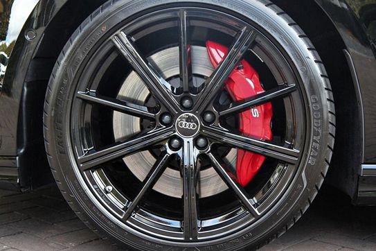 Audi A8 S8 TFSI quattro