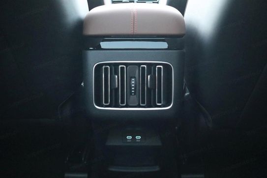 BYD Seal U DM-i  Design AWD