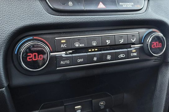 Kia XCeed T-GDI Business Line DCT
