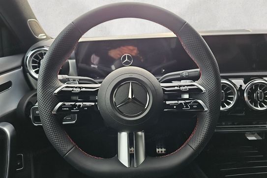 Mercedes Klasa A 250 e PHEV AMG Line 8G-DCT