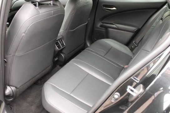 Lexus UX 250h Business Edition 2WD