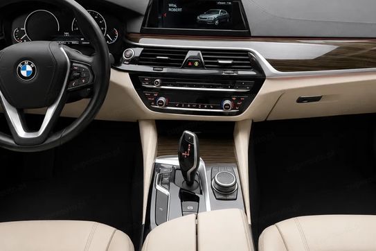 BMW Seria 5 520d xDrive Luxury Line