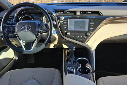 Toyota Camry 2.5 Hybrid Executive CVT