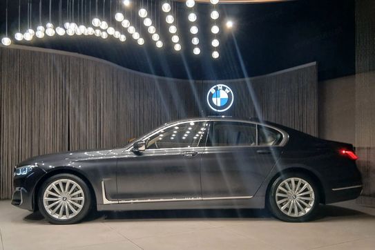 BMW Seria 7 740i