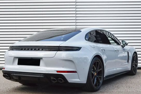 Porsche Panamera 4