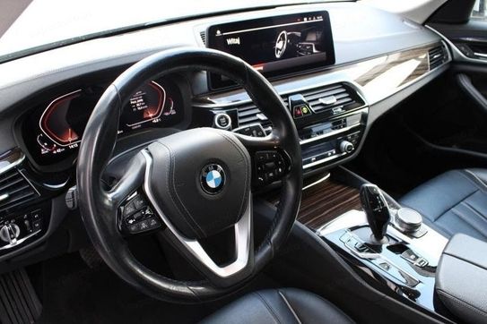 BMW Seria 5 Touring 520d xDrive Luxury Line