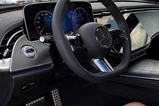 Mercedes Klasa E 220 d  4-Matic AMG