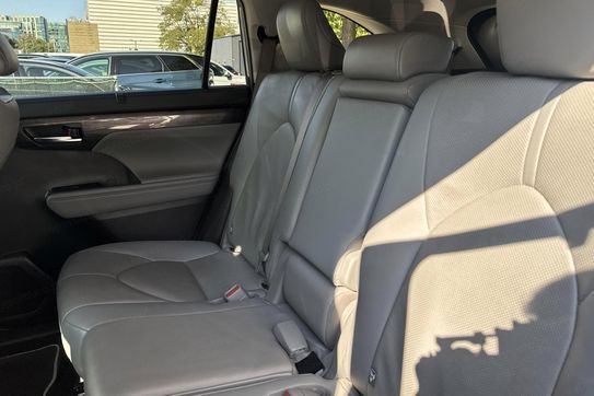 Toyota Highlander Prestige 2.5 Hybrid