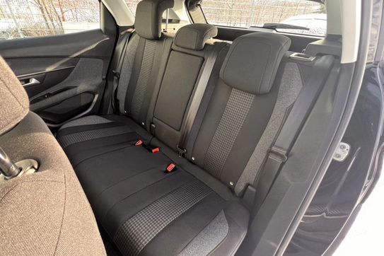 Peugeot 3008 1.2 PureTech Active S&S EAT8