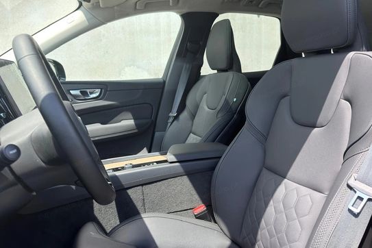 Volvo XC60 T6 Plug-In Hybrid AWD Ultra Dark