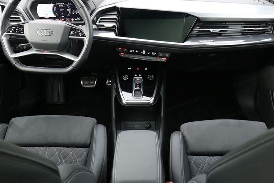 Audi Q4 e-tron 55 quattro Advanced