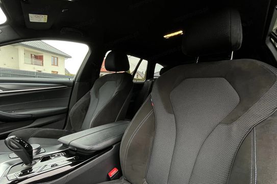 BMW Seria 5 530e xDrive M Sport sport-aut