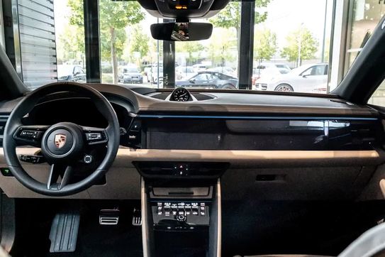 Porsche Macan 4