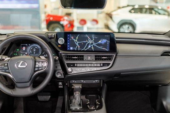 Lexus ES 300h F Sport Design