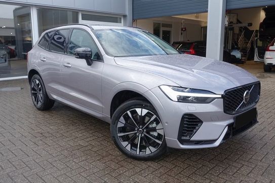 Volvo XC60 B5 B AWD Ultra Dark