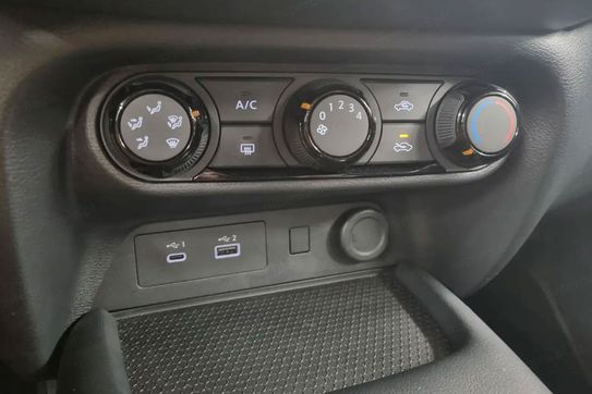 Nissan Juke Acenta 1.0 DIG-T  MT 2WD