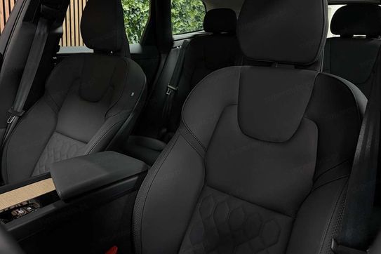 Volvo XC60 B5 AWD Plus Dark