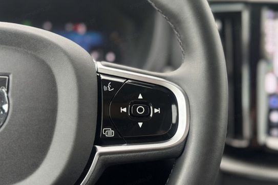 Volvo XC60 B5 B AWD Plus Dark aut