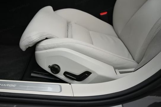 Volvo V90 T6 AWD Plug-In Hybrid Plus Bright