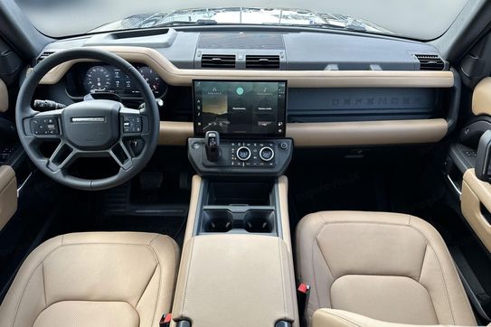 Land Rover Defender 130 D350 X-Dynamic HSE