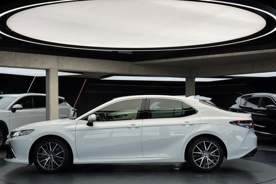 Toyota Camry 2.5 Hybrid Executive CVT
