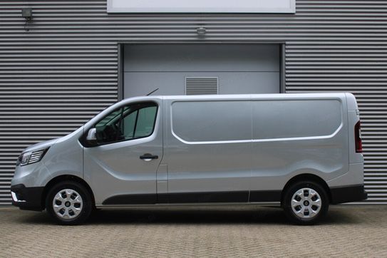 Renault Trafic L2H1 Extra AT9